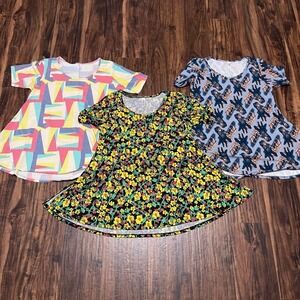 Bundle of‎ 3 LuLaRoe Women's Small Tops Giraffe Flowers Geometric Flowy Shirts
